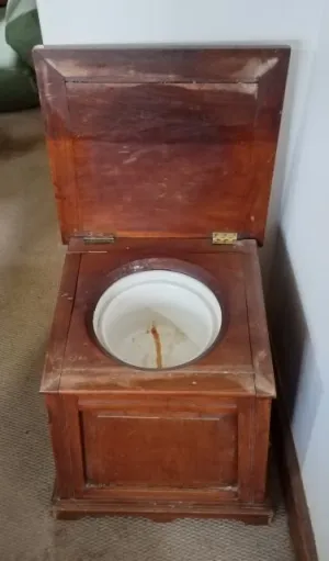 5. Box commode